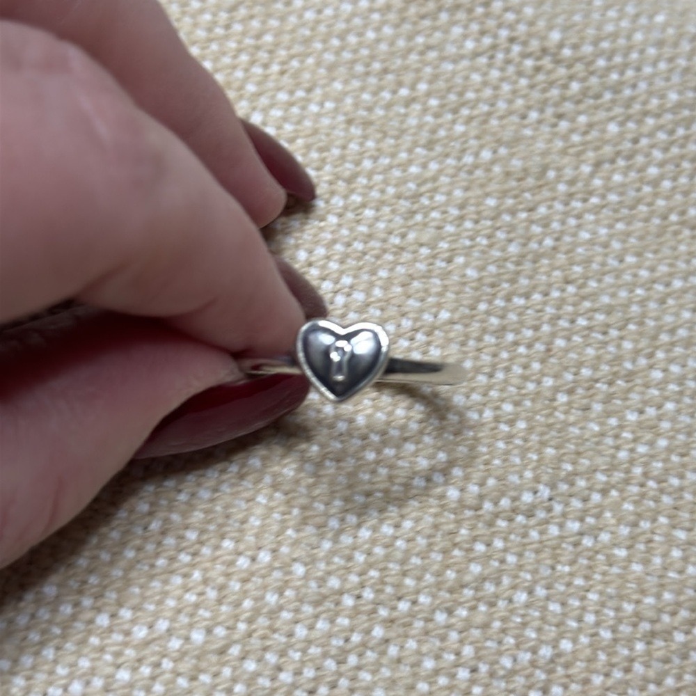 James Avery Retired Love Unlocked Ring Size 10 - Picture 2 of 7